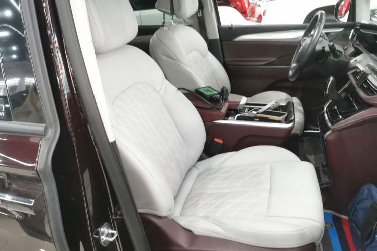 Used Buick GL8 2022 Avenir Aivia Six-Seat Deluxe Edition Right Front Seat