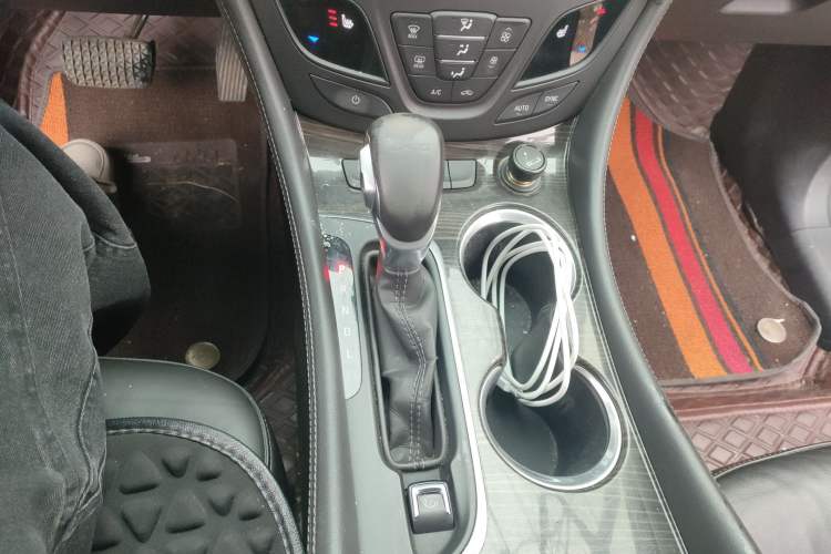 Used Buick Envision 2018 20T Two-Wheel-Drive Elite Model
