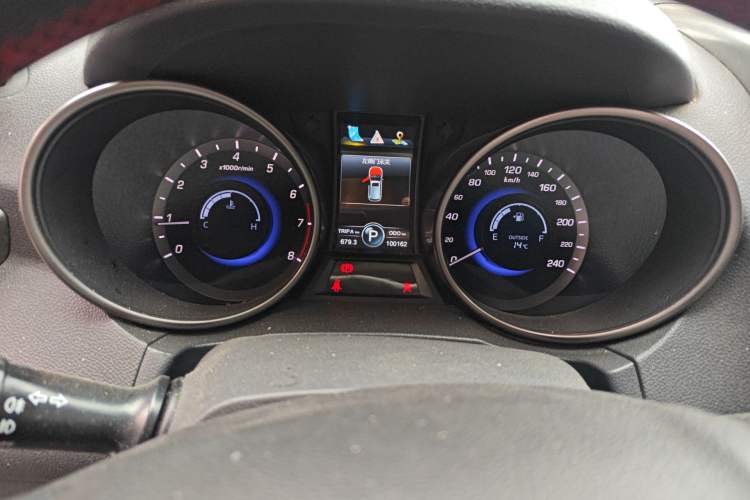 Used CHANGAN CS75 2016 1.8T Automatic Elite Model China V Standard
