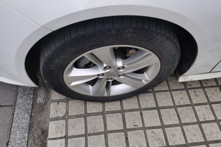 Used Buick Regal 2019 20T Elite Version China VI Standard Left Front Wheel Hub