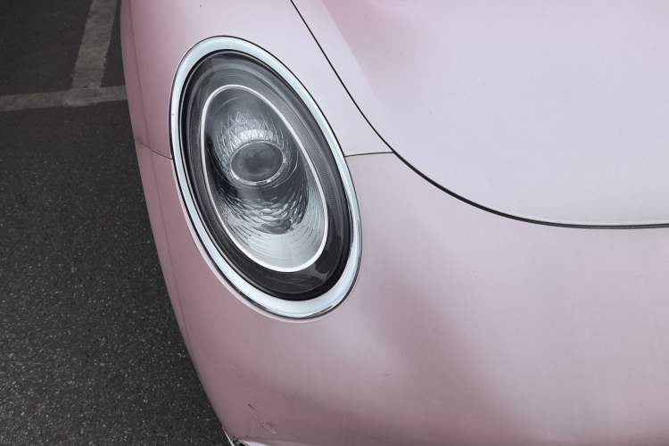 Used ORA Lightning Cat 2022 600 km All-Wheel Drive High-Performance Version Right Front Headlight