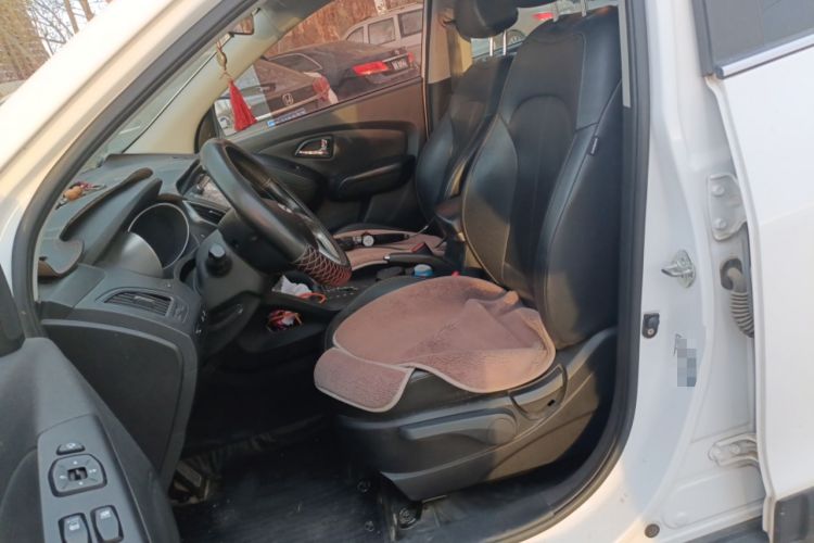 Used Hyundai ix35 2015 2.0L Automatic 2WD Smart Version China V Standard
