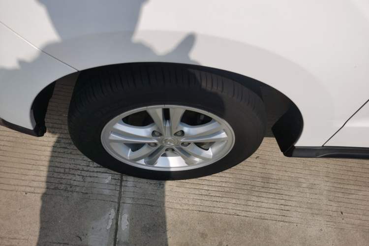 Used HYOSOW H3 2015 1.5L manual Comfort trim level