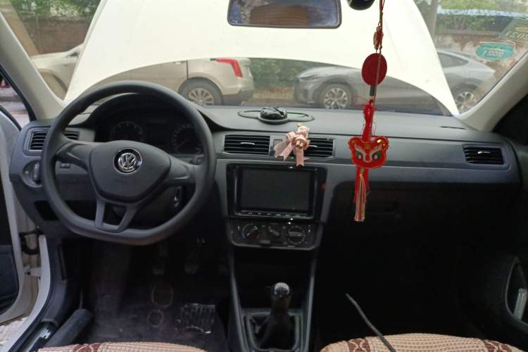 Used Volkswagen Santana 2016 1.6L Manual Fashion Edition Center Console