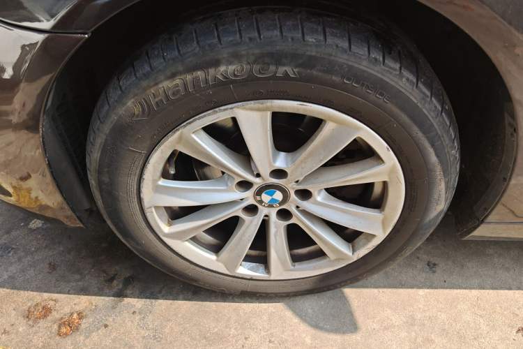 Used BMW 5 Series 2014 520Li Elegant Model
