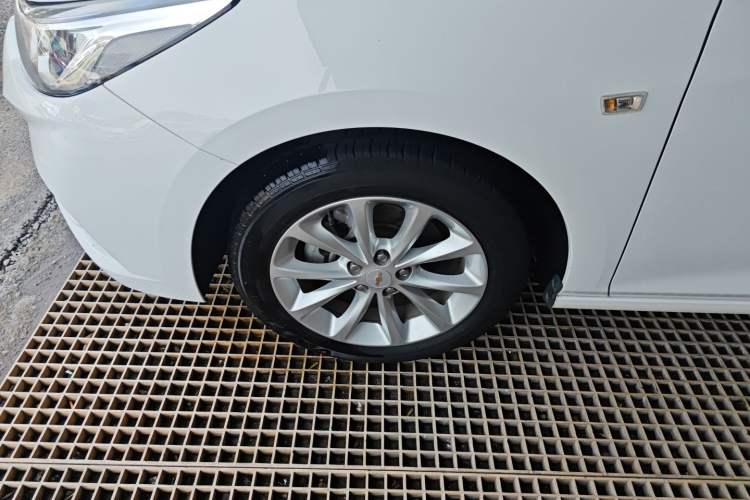 Used Chevrolet Cruze 2018 320 Automatic Pioneer Sunroof Edition
