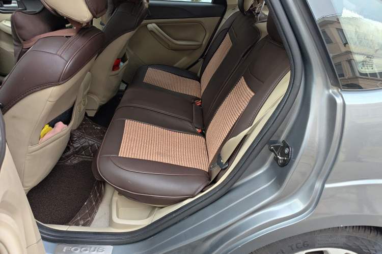 Used Ford Focus 2011 Hatchback 1.8L Automatic Fashion Edition
