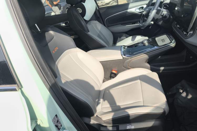 Used AION V 2021 Plus 70 Smart Edition Lithium Iron Phosphate Right Front Seat