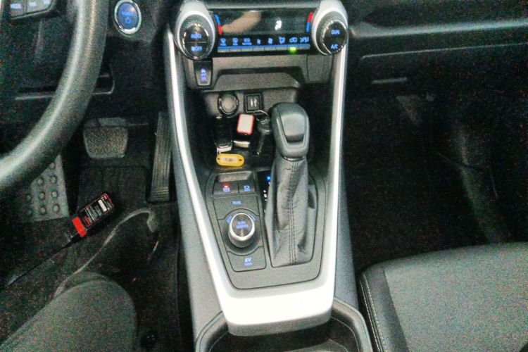 Used Toyota Wildlander 2020 Dual-Motor 2.5L E-CVT Four-Wheel Drive Luxury Edition Gear Lever