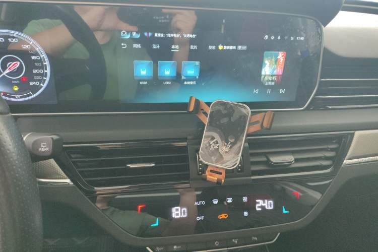 Used Hongqi HS5 2022 Revised Version 2.0T Smart Connect Flagship Edition
