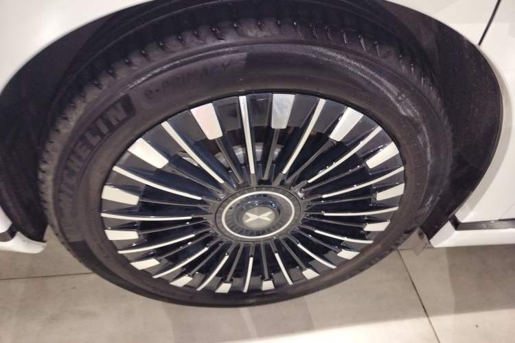 Used XPeng X9 2025 740 Ultra-Long Range Max