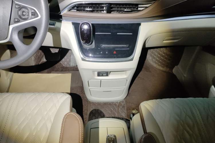 Used Buick GL8 2023 Land Executive Class Smart Enjoyment Model