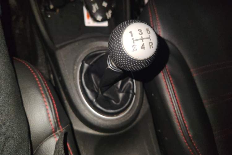 Used Honda Fit 2011 1.3L manual Comfort version
