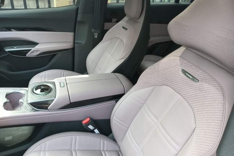 Used Hongqi Tiangong 08 2025 680 Ultra Four-Wheel-Drive Version
