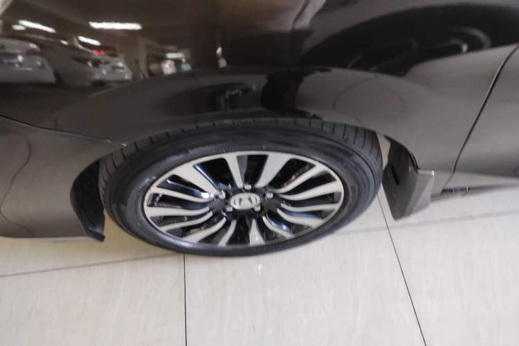 Used Honda Crider 2015 1.8L automatic luxury edition