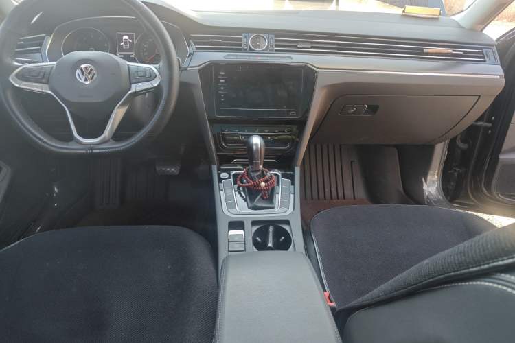 Used Volkswagen Magotan 2020 330TSI DSG Leading Model Center Console