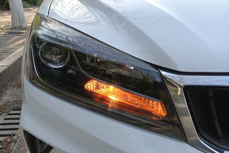 Used Geely Auto Emgrand 2021 UP 1.5L CVT Comfort Model Right Front Headlight