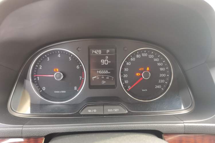 Used Volkswagen Lavida 2013 Restyled Classic 1.6L Automatic Comfort Edition Instrument Cluster
