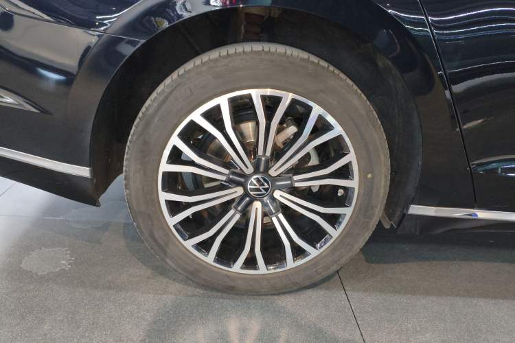 Used Volkswagen Phideon 2021 380TSI Luxury Edition
