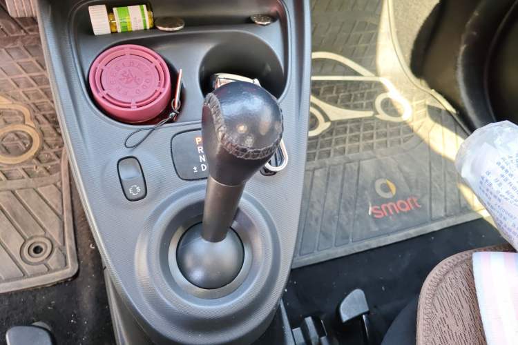 Used smart fortwo 2015 1.0L 52 kW hardtop Dynamic version
