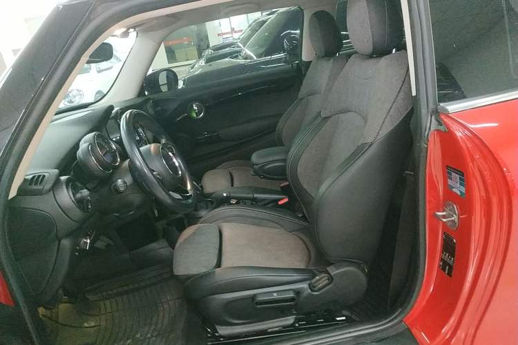 Used MINI MINI 2019 1.5T COOPER Classic Edition
