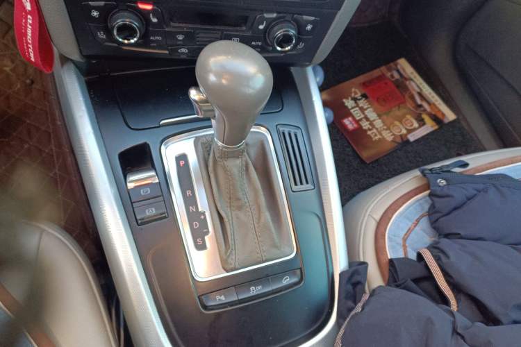 Used Audi Q5 2012 2.0TFSI Technology Model Gear Lever