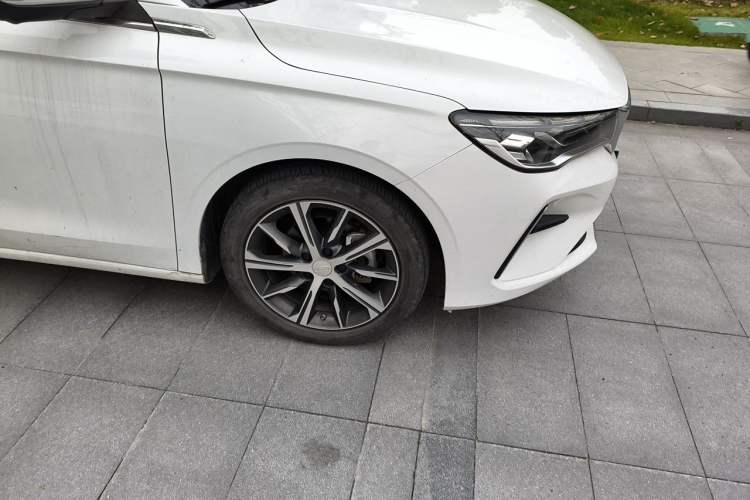 Used Geely Auto Emgrand 2023 4th Generation Champion Edition 1.5L CVT Prestige Model Right Front Wheel Hub