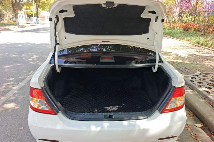 Used BYD F3 2012 Energy-Saving Model 1.5L Manual Comfort Version Trunk