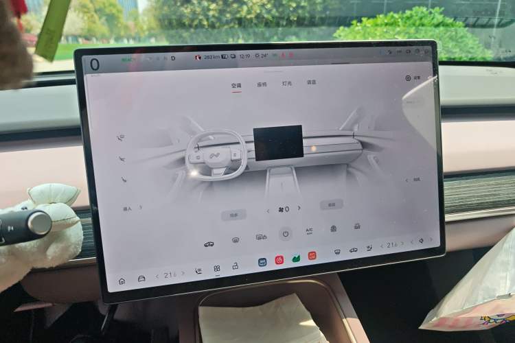 Used ONVO L60 2025 Model—60 kWh Rear-Wheel-Drive Version
