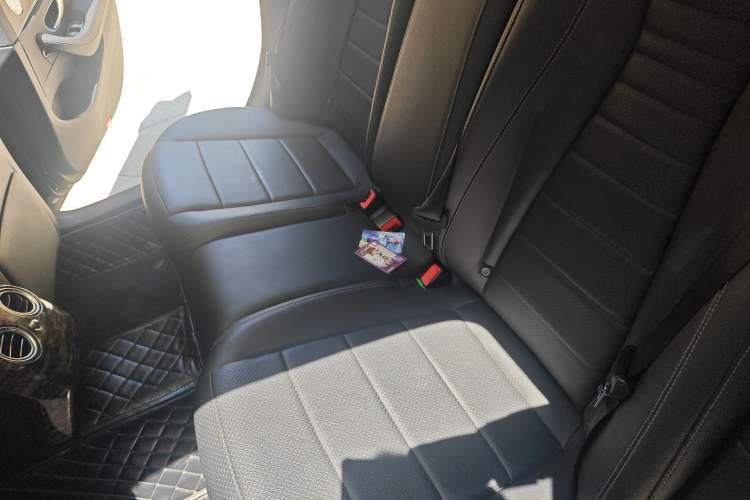 Used Mercedes-Benz E-Class 2017 E 300 L Sport Luxury Edition Left Rear Seat