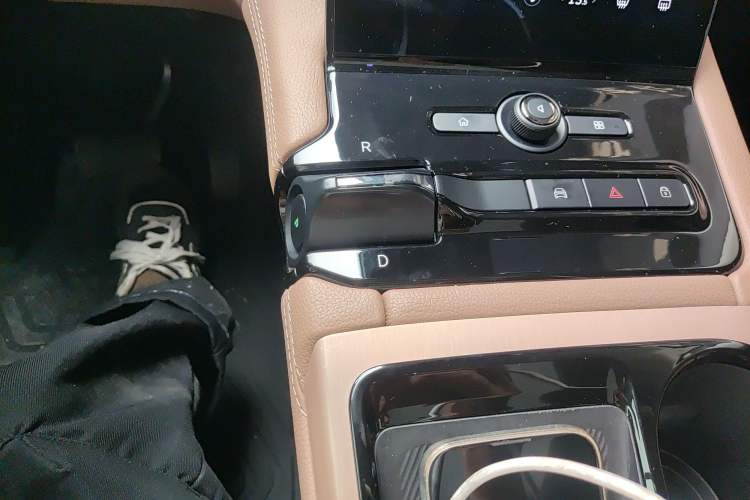 Used Nio ES8 2018 355 km Base Version 7-Seater Edition Gear Lever