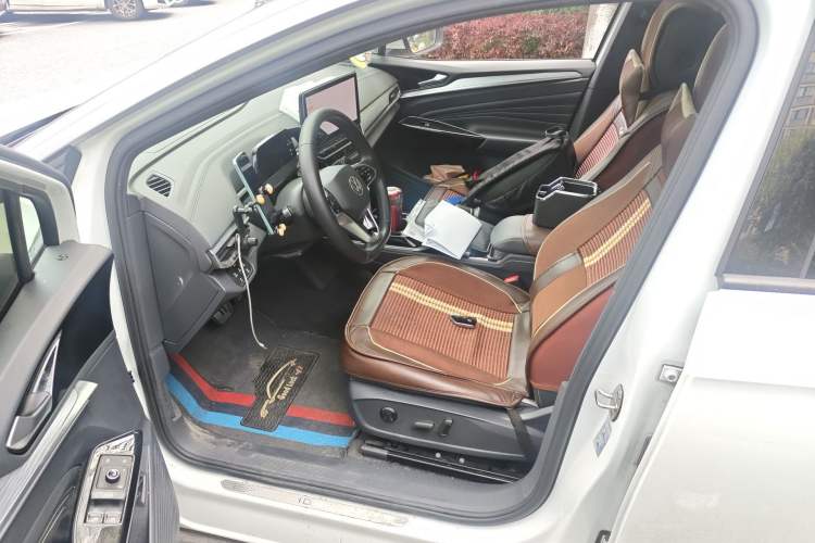 Used Volkswagen ID.4 CROZZ 2024 PURE+ model Left Front Seat