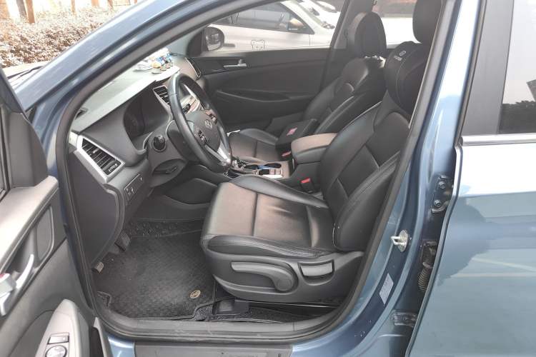 Used Hyundai Tucson 2015 1.6T Dual-Clutch Two-Wheel-Drive Smart Model Left Front Seat