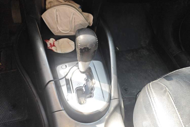 Used Mitsubishi Outlander 2012 Kicks 2.4 Fashion Navigation Edition