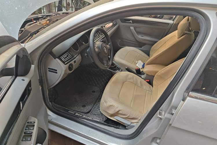 Used Volkswagen Bora 2013 1.6L Automatic Fashion Model
