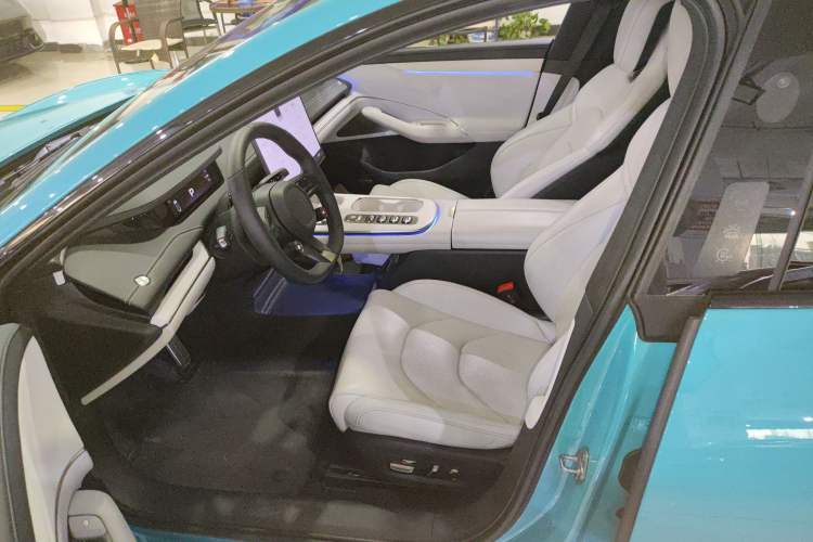 Used Xiaomi Auto SU7 2024 Four-Wheel Drive Ultra-Long Range Advanced Intelligent Driving Max Edition