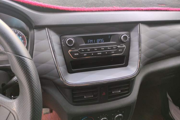 Used Jinbei Gold Hiace 2023 1.5L Passenger Vehicle Engineering Lion 9 Seats
