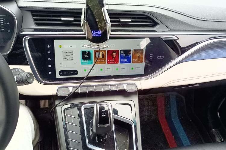 Used Geely Auto Emgrand X7 Sport 2022 Boyue X 1.8TD DCT Smart Model Audio And AC Panel