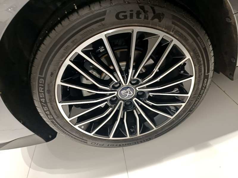 Used BYD Han 2024 EV Glory Edition 506KM Front-Wheel-Drive Premium Model — 25