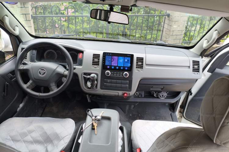Used Foton Scenic G7 2017 2.0L Short-Wheelbase Commercial Van High Roof 6-Seater 4Q20M