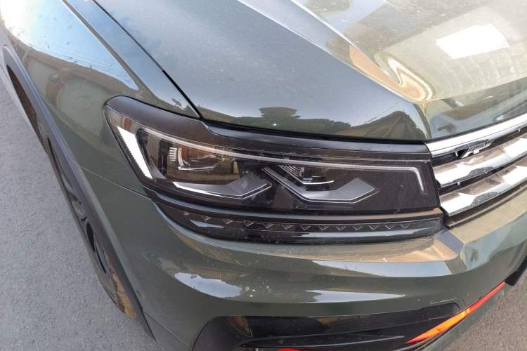 Used Volkswagen Tiguan L 2018 330TSI Automatic Two-Wheel Drive Luxury Edition Right Front Headlight