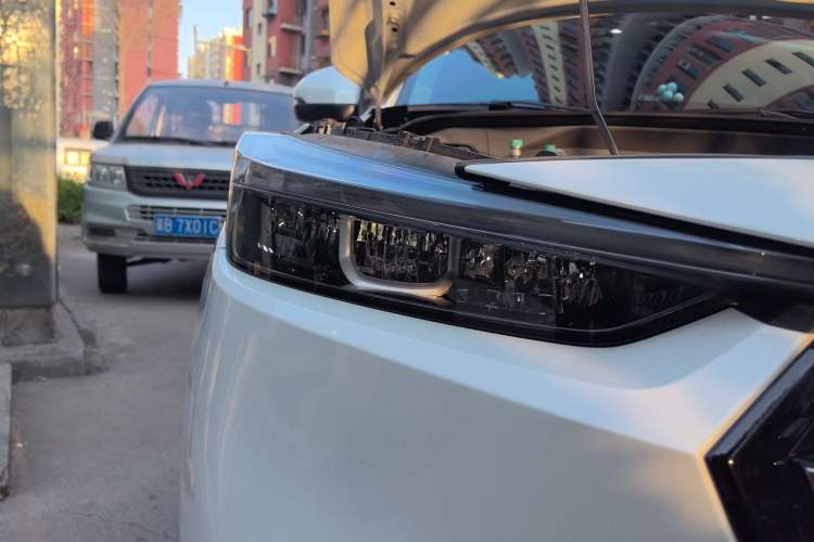 Used Honda XR-V 2023 1.5L CVT Heatwave Edition Right Front Headlight