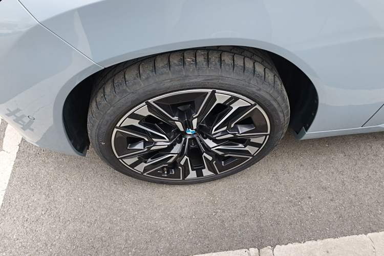 Used BMW X3 2025 xDrive30L Luxury Edition M Sport Package Exterior 4