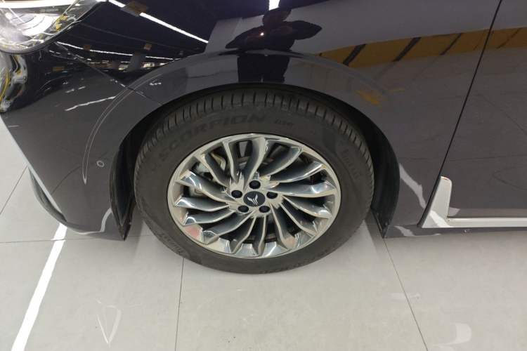 Used VOYAH Dream 2024 PHEV Ultra-Long Range Flagship Edition Left Front Wheel Hub