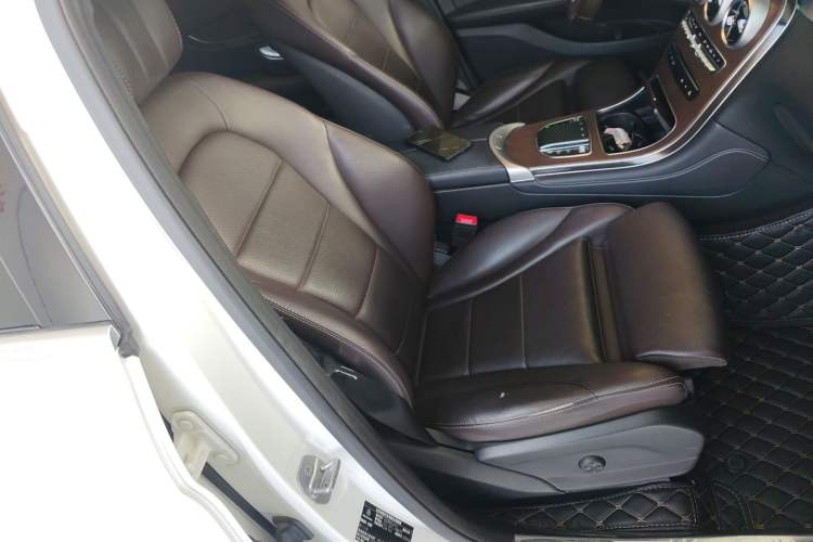 Used Mercedes-Benz GLC 2020 Facelift GLC 260 L 4MATIC Luxury Edition
