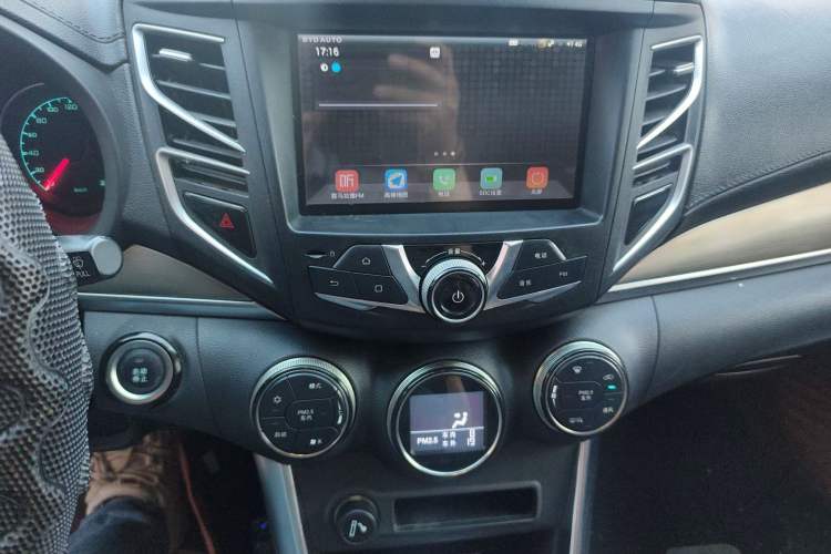 Used BYD Song New Energy 2017 Song DM 1.5TID All-Wheel Drive Prestige Model Audio And AC Panel