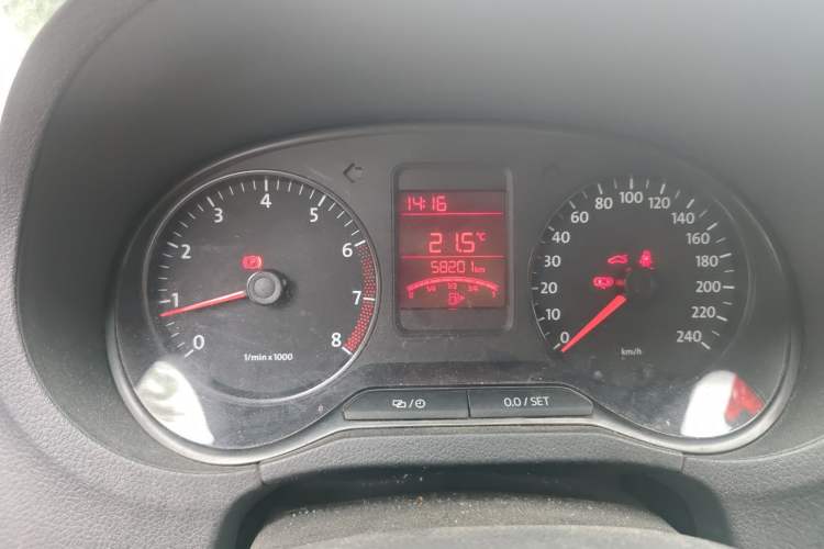 Used Volkswagen Polo 2013 1.4L Manual Fashion Edition Odometer Close Up