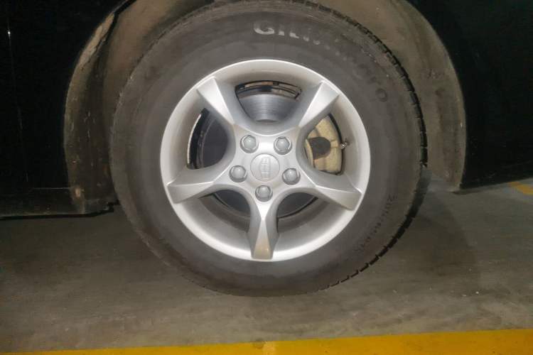 Used Geely Auto Classic Emgrand 2012 Sedan 1.5L Manual Chao Yue Model Right Front Wheel Hub