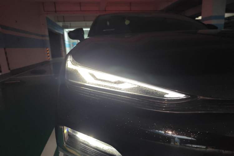 Used Geely Galaxy 8 2025 130km EM-i Prestige Edition Right Front Headlight