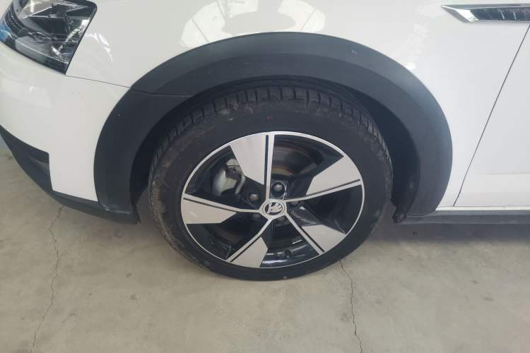 Used Skoda Octavia 2019 TSI280 DSG Luxury Edition Station Wagon China VI Standard